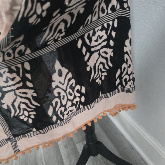 Angie Black and Cream Boho Kimono - Picture 4 of 5